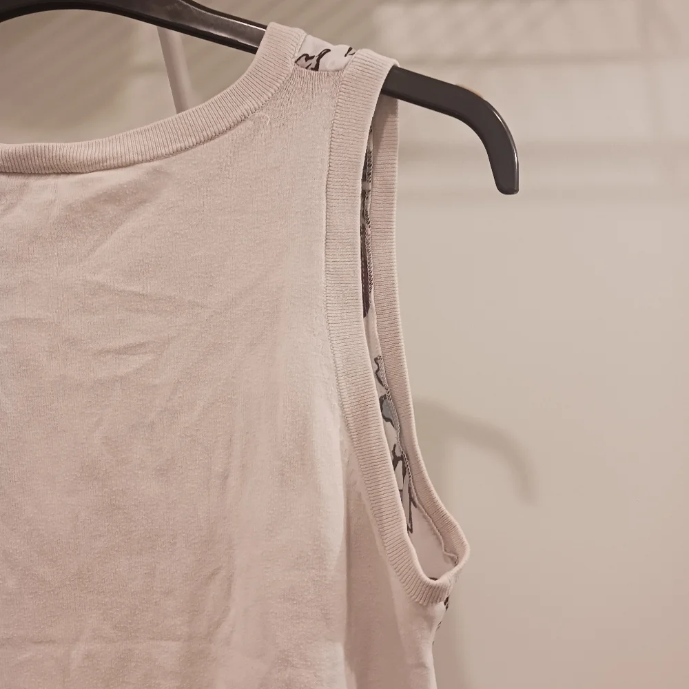 LOFT summer sleeveless floral top - Picture 6 of 13